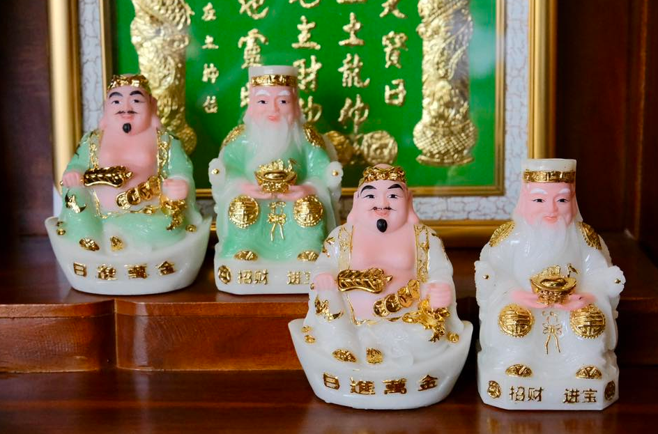 Nhặt 4 BỨC TƯỢNG thổ địa thần tài ở ngoài đường 2.png